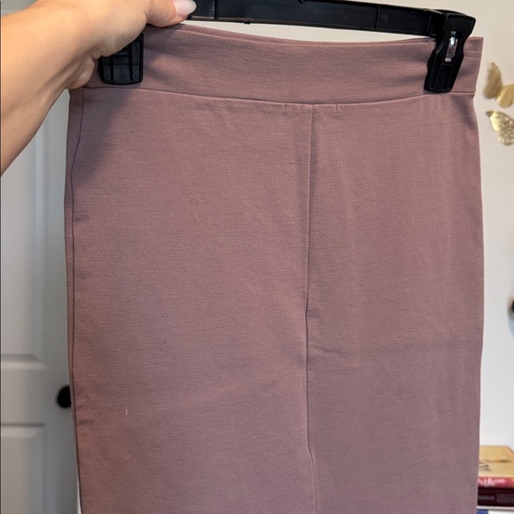 Elegant Mauve Women's Pencil Skirt - Picture 3 of 5